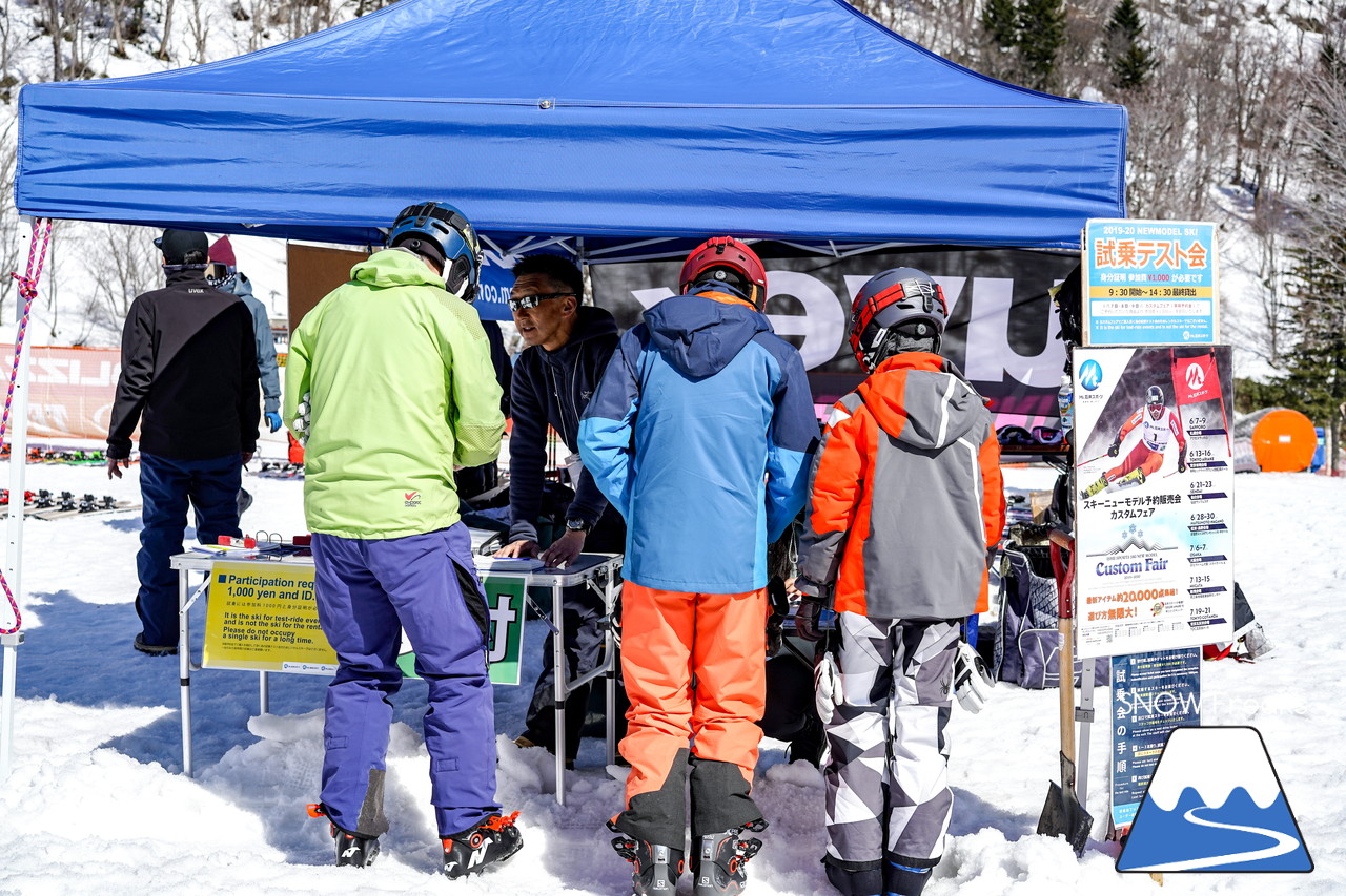 札幌国際スキー場 Mt.石井スポーツ ISHII SKI ACADEMY 校長・斉藤人之さんによる『斉藤塾』開講。本日のテーマは、「春雪！コブからスキーのたわみを楽しむ！！」(^^)v